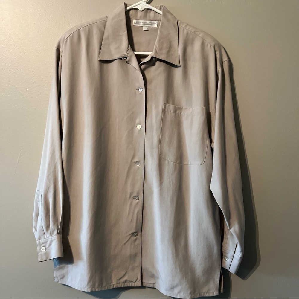 Women’s Preston & York 100% Silk Long Sleeve Button Up Gray Silver Shirt Size 6